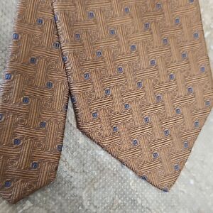 Club Room Brown Woven Geometric Necktie (Dark Gold) Italy